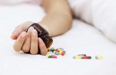 O elevă de la un liceu din Botoșani a încercat să se sinucidă cu pastile!