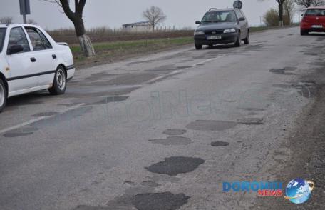E bine și așa! Până la „marea asfaltare” se face „marea peticeală” pe DN 29B Dorohoi-Botoșani - FOTO