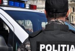 Peste 800 de icoane fără documente de provenienţă confiscate de polițiști  