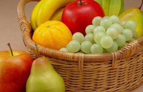 Când şi cum trebuie să consumăm fructe
