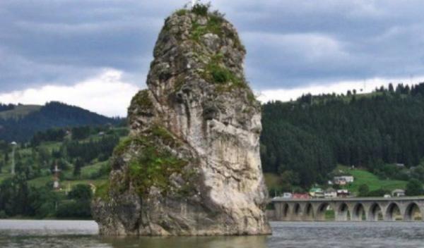 piatra_miscatoare