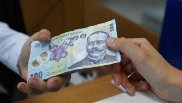 Legea salarizării aduce creşteri importante în sănătate. Cât va ajunge să câştige un medic sau o asi