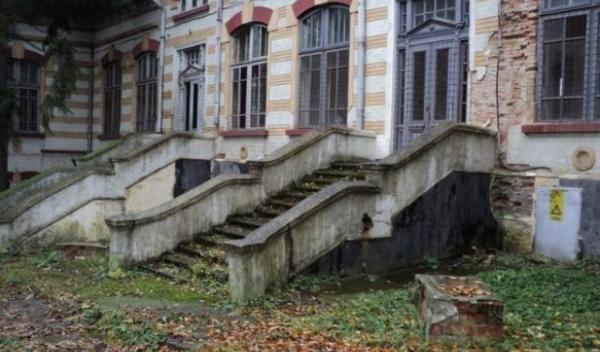 fostul cămin de fete Dorohoi