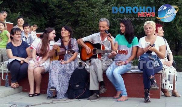 Dorohoi Parc Cholet la seară de folk_1