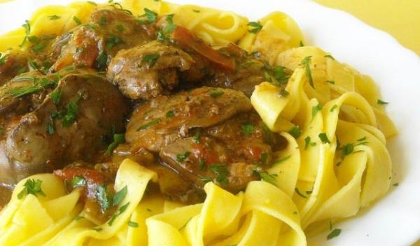 Tagliatelle cu ficatei