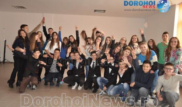 Balul Bobocilor 2015_repetitii Regina_34