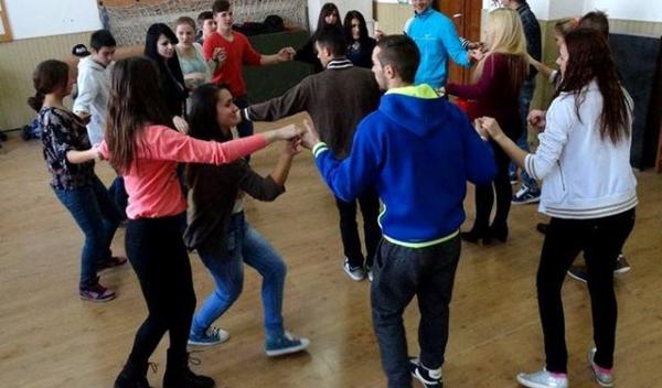 Balul Bobocilor Al. Vlahuta Sendriceni 20