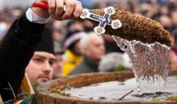 Sfințirea caselor de Bobotează