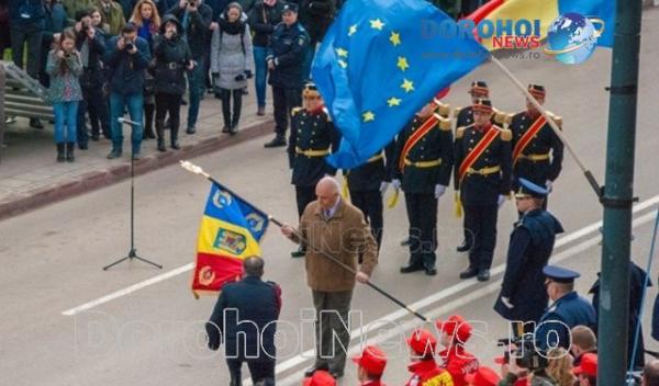 Drapelul inmanat pompierilor_01
