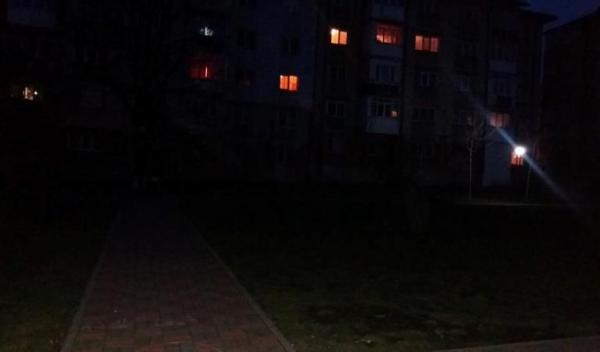 Fara becuri in parc
