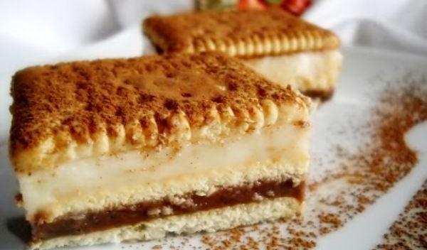Prăjitură cu biscuiți și budincă