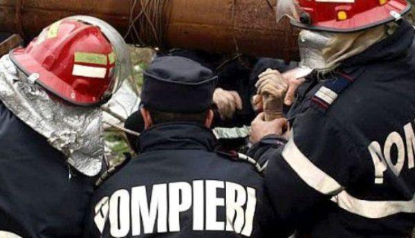 Femeie înecată scoasă de pompieri