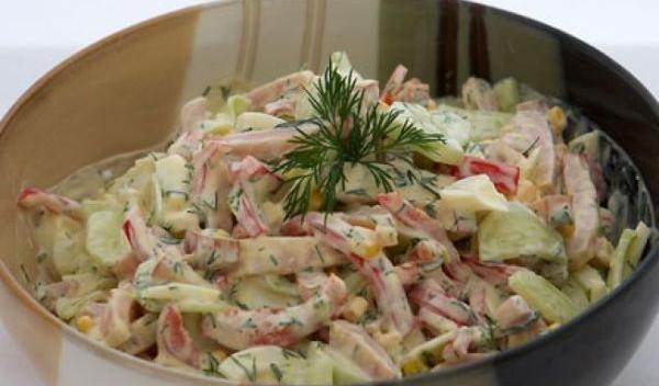 Salată cu șuncă presată