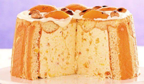 Tort cu caise şi cremă de coniac