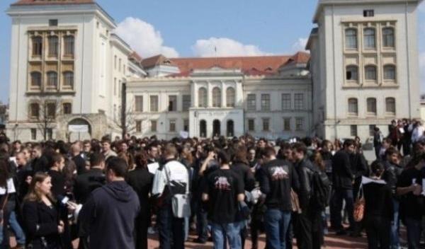 studenţi de la UMF Iaşi, săltaţi de procurori