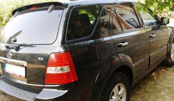 autoturism Kia furat
