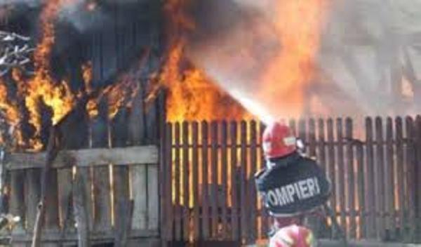 locuinta-distrusa-partial-intr-un-incendiu