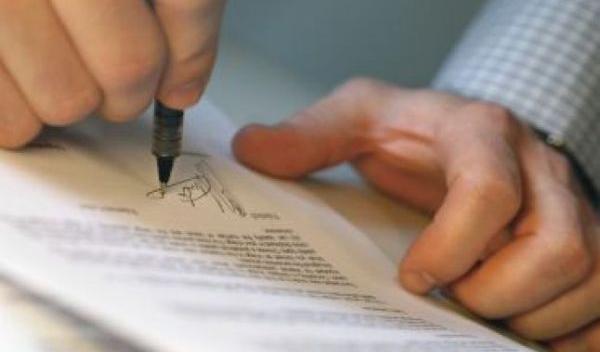 Declaraţie notarială falsificată
