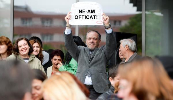 Noi proteste ale funcționarilor publici