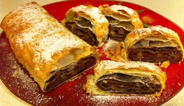 Plăcintă foietaj cu nucă