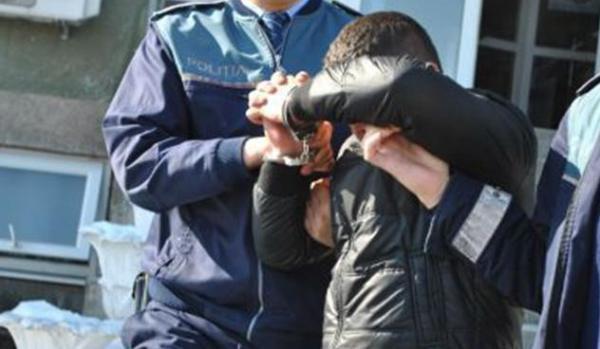reţinut de poliţişti