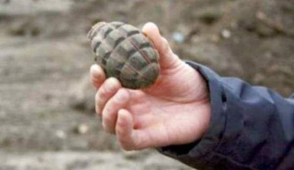 grenadă defensivă