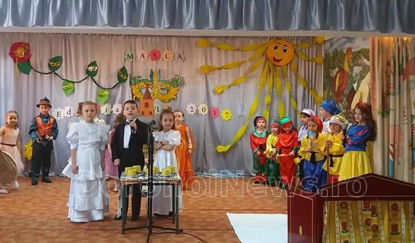 UN REGAL TEATRAL_ Gradinita 9 Dorohoi_01