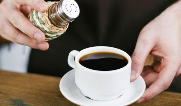 sare-in-cafea