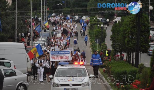 Festivalul Mugurelul parada_02