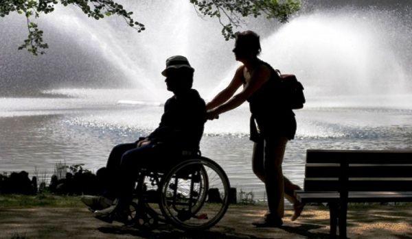 persoanele cu handicap grav