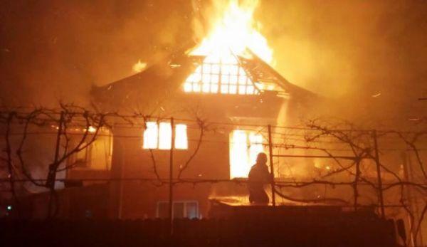 incendiu imobil