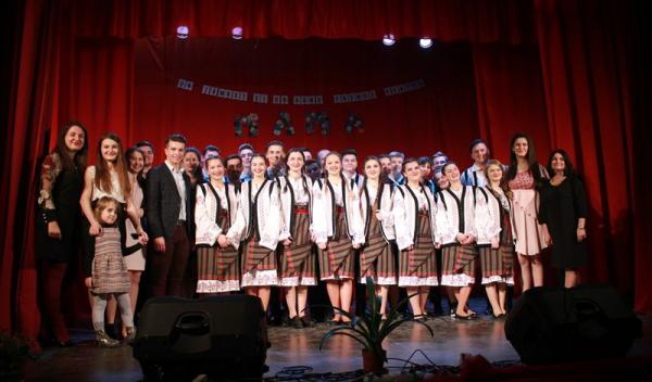 spectacol 8 martie la seminarul dorohoi 11