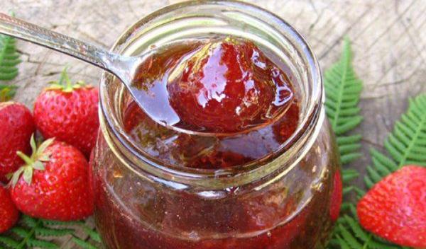dulceata_de_capsuni