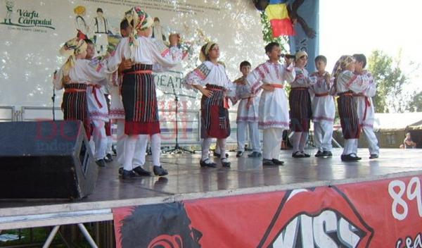 Varful Campului Festival de dansuri populare04