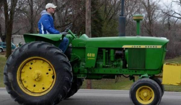 condus-tractorul-fara-permis