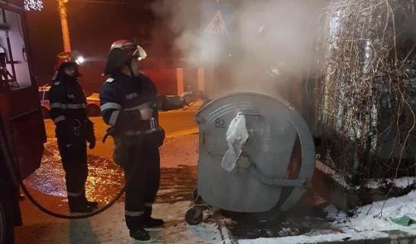 incendiu ghena gunoi