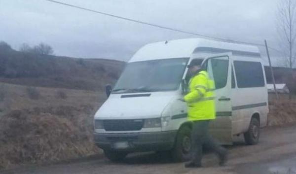 Mercedes cu documente false depistat în trafic