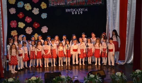 Flori pentru mama 2019_modern_ (40)