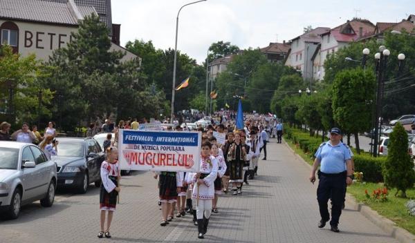 Parada Festivalul Mugurelul 2019_001