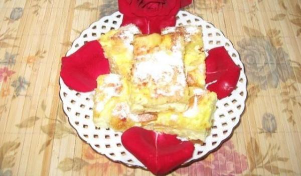 placinta-creata-cu-branza-dulce-si-stafide