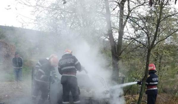 incendiu autoturism Roma_ (1)