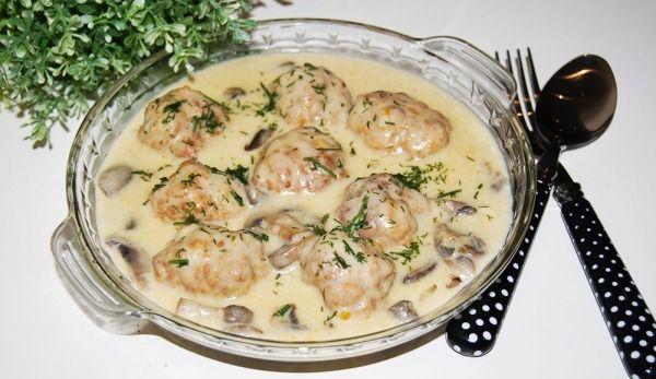 Chiftele-cu-sos-de-smantana-si-ciuperci
