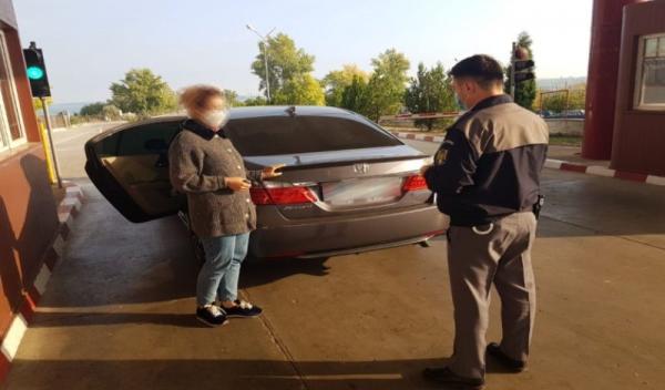 Permis de conducere fals cumpărat cu 300 de euro