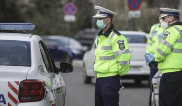 politisti-cu-masca