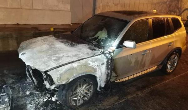 BMW incendiu