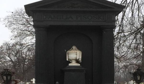 monument pisoski