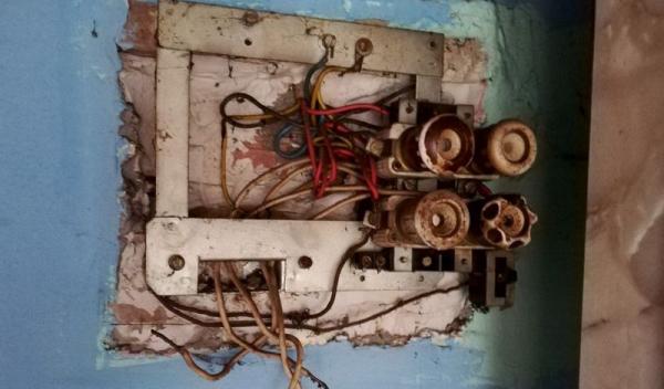 210201 Tablou electric necorespunzator
