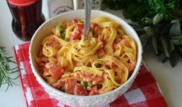 Tagliatelle cu somon