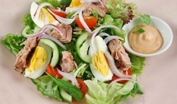 salata-cu-ton-si-ou