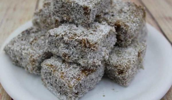 Tăvălită-cu-nucă-de-cocos